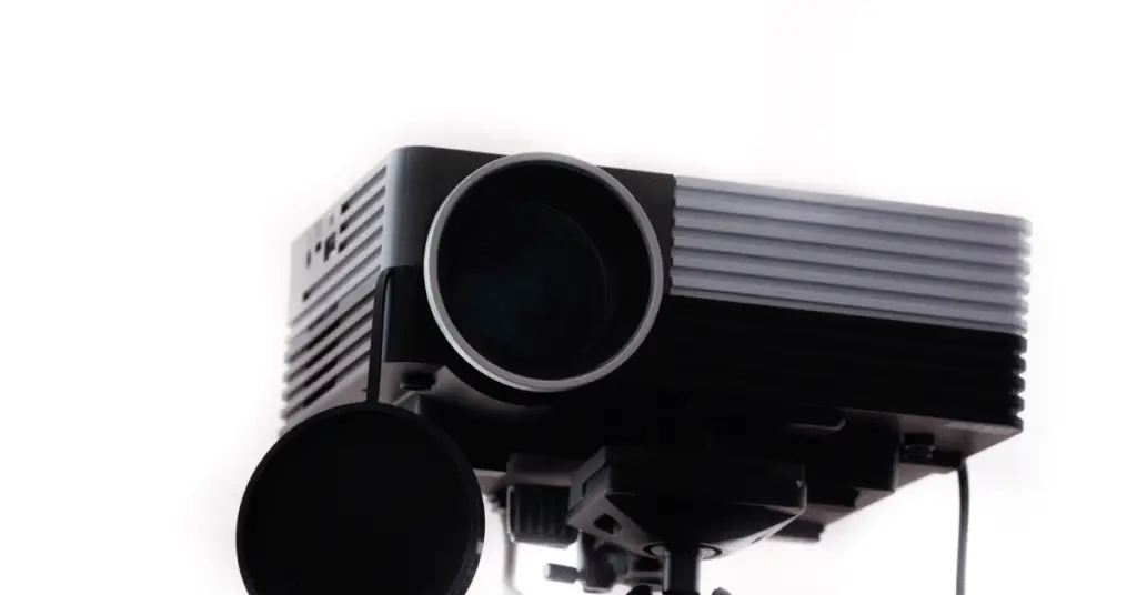 different-types-of-projector-screens-home-theater-geek