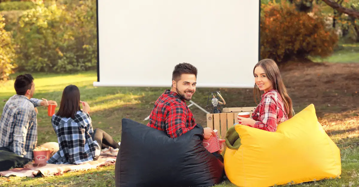 The Ultimate Guide to Planning an Outdoor Movie Night